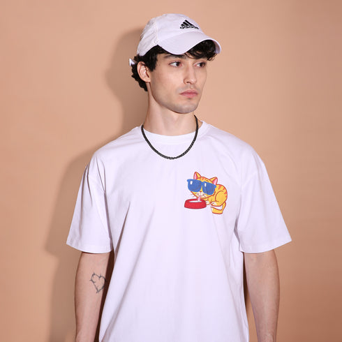 Chillin’ Like No One’s Watching Men Oversized Tee