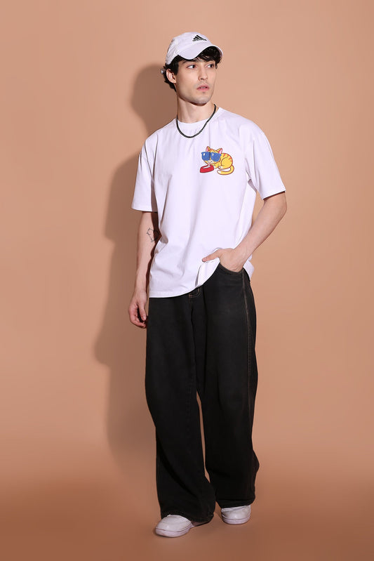 Chillin’ Like No One’s Watching Men Oversized Tee