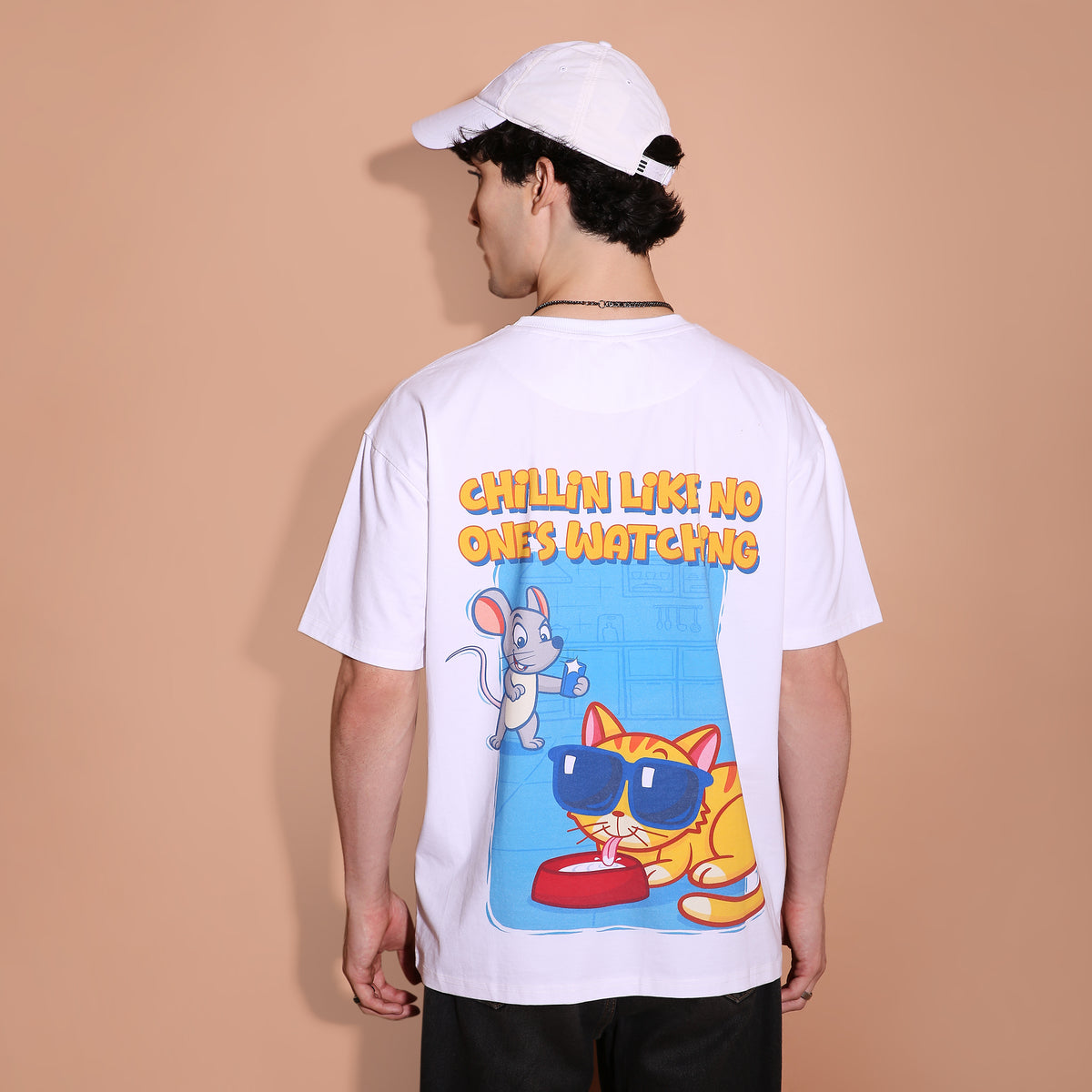 Chillin’ Like No One’s Watching Men Oversized Tee